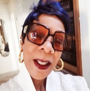 Meet your Posher, Robye